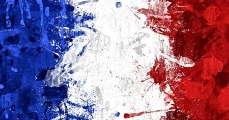 Francia aprueba la prohibición del uso de redes sociales a los menores de 15 años