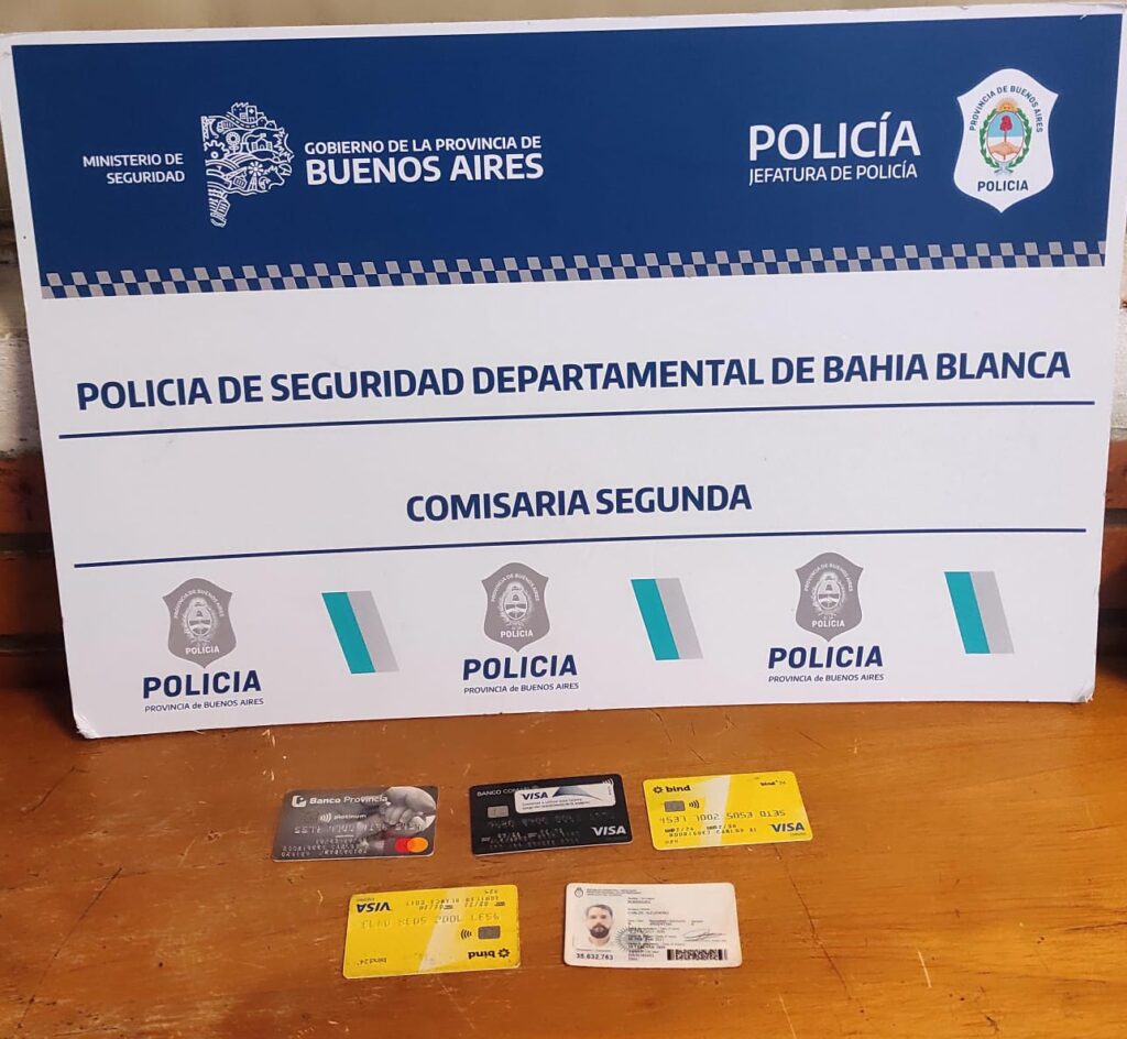 Detuvieron a una persona que le robó las tarjetas de crédito a un hombre en el hospital Español