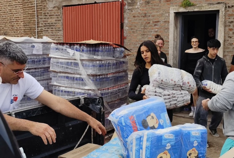 La ONG Nutrirnos Más realiza una campaña de donación de alimentos para el Día de las Infancias